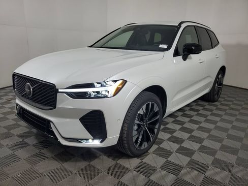 Used 2026 Volvo XC60 B5 Plus w/ Protection Package Premier AWD/4WD image 3