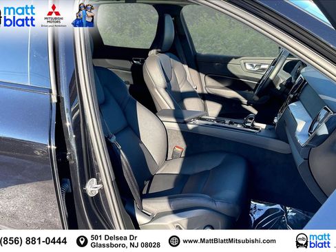 Used 2025 Volvo XC60 B5 Plus image 8