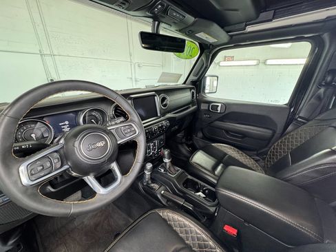 Used 2023 Jeep Wrangler Unlimited Sahara AWD/4WD image 14