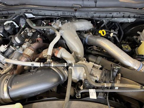 Used 2022 Ford F250 XLT w/ XLT Premium Package AWD/4WD image 27