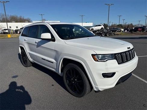 Certified 2020 Jeep Grand Cherokee Altitude image 9
