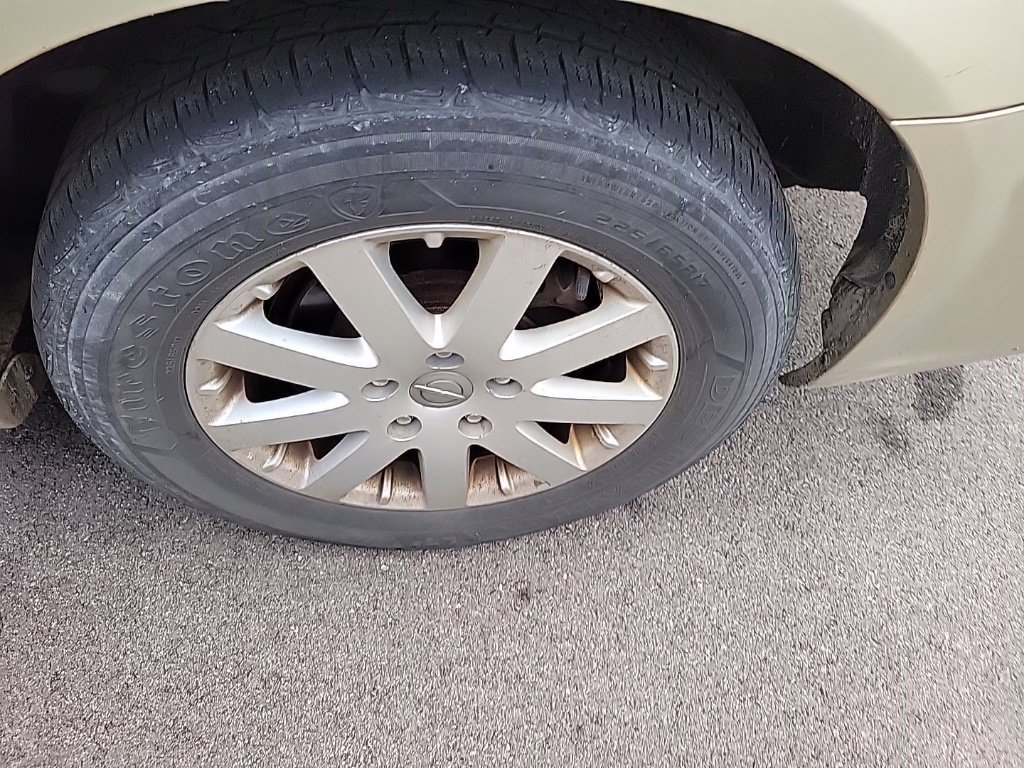 Used 2012 Chrysler Town & Country Touring-L w/ Driver Convenience Group FWD image 5