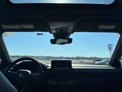 Used 2025 Honda CR-V Sport-L image 18