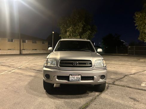 Used 2001 Toyota Sequoia SR5 image 26