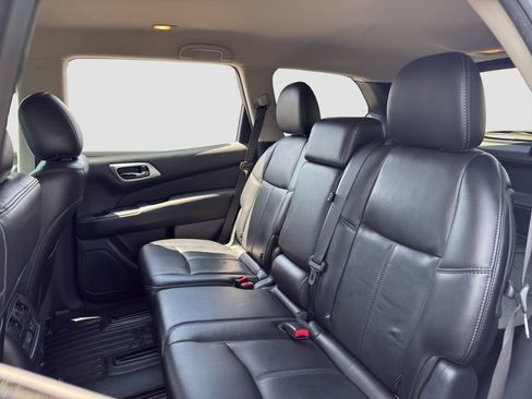 Used 2015 Nissan Pathfinder SL w/ SL Tech Package AWD/4WD image 13