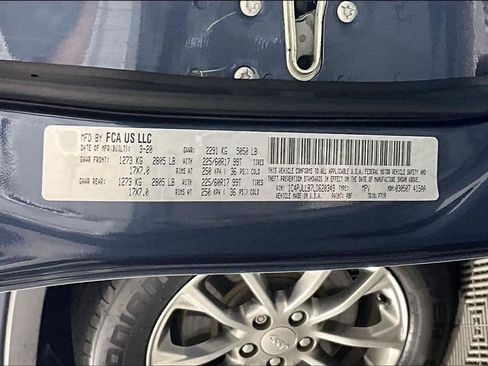 Used 2020 Jeep Cherokee Latitude Plus image 36