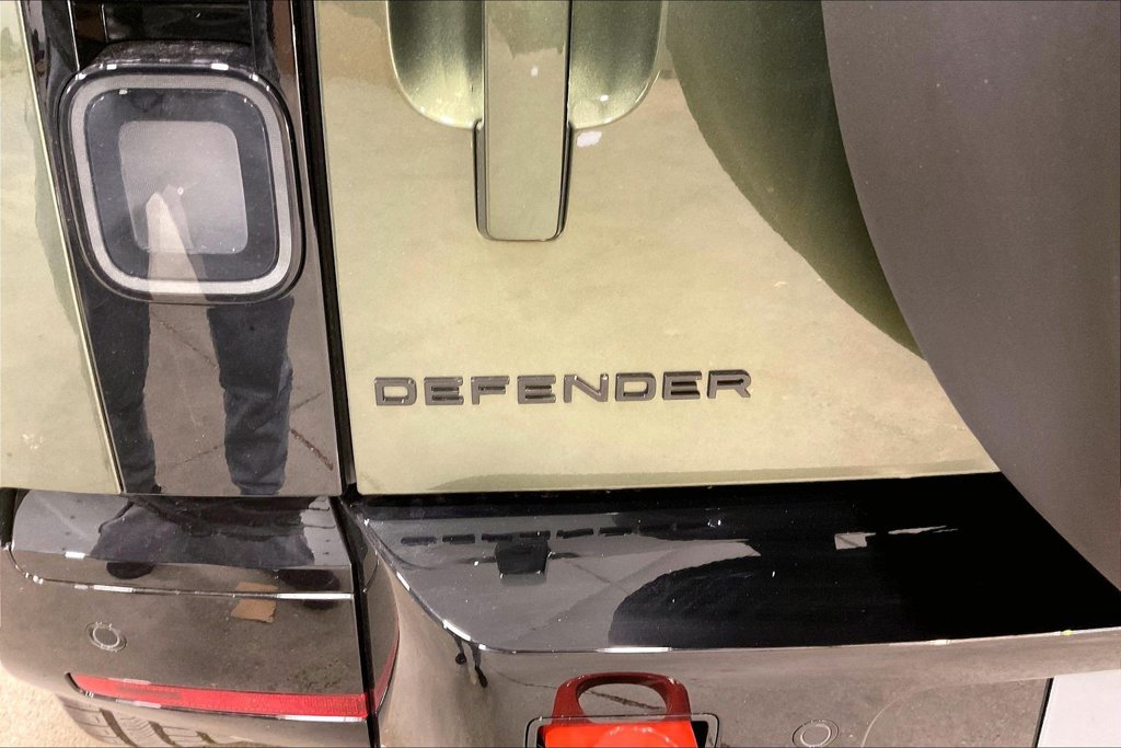 New 2026 Land Rover Defender 110 X AWD/4WD image 9
