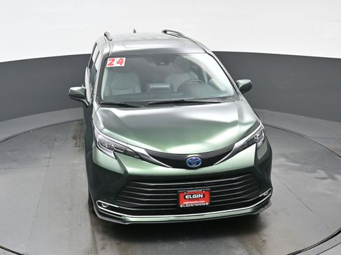 Used 2024 Toyota Sienna XLE image 36