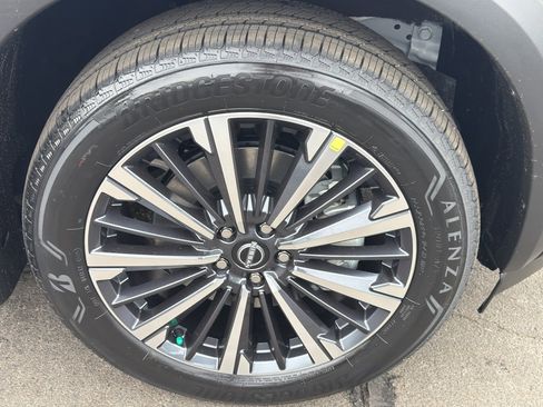 New 2026 Nissan Pathfinder Platinum image 9