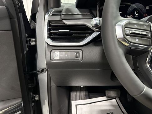 New 2026 GMC Acadia Elevation image 18