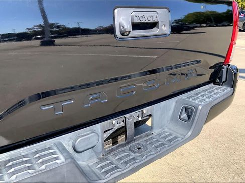 Used 2017 Toyota Tacoma SR RWD image 31