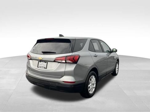 Used 2024 Chevrolet Equinox LS w/ LS Convenience Package FWD image 5