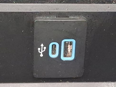 Used 2024 Ford F250 Platinum w/ Tremor Off-Road Package image 25