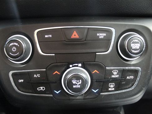 Used 2020 Jeep Compass Altitude image 30