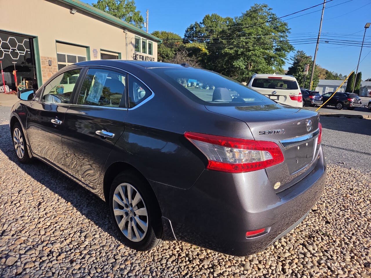Used 2015 Nissan Sentra SV FWD image 3