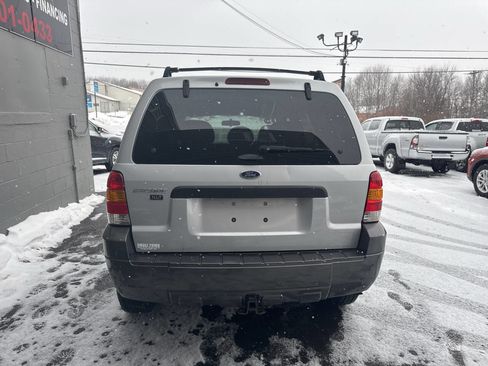 Used 2005 Ford Escape XLT image 7