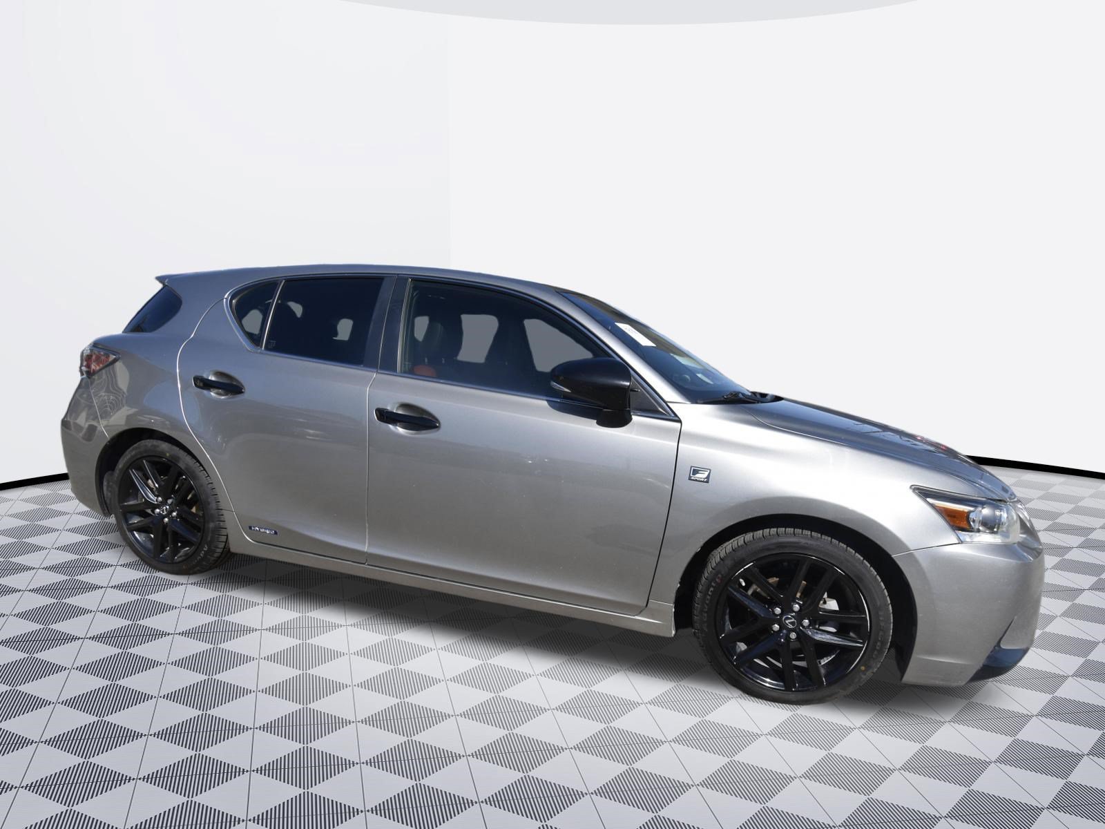 Used 2016 Lexus CT 200h w/ Special Edition FWD image 3