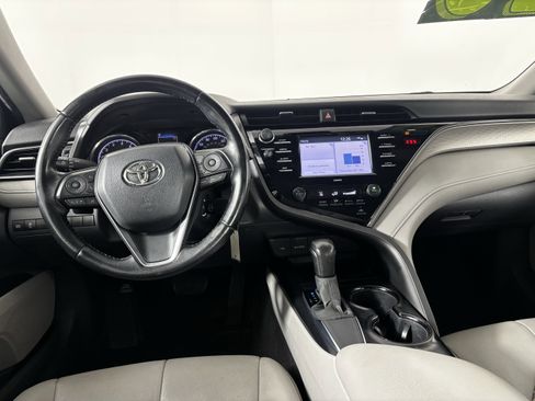 Used 2020 Toyota Camry SE image 39