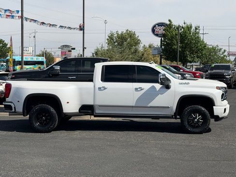 Used 2024 Chevrolet Silverado 3500 High Country w/ Technology Package AWD/4WD image 60