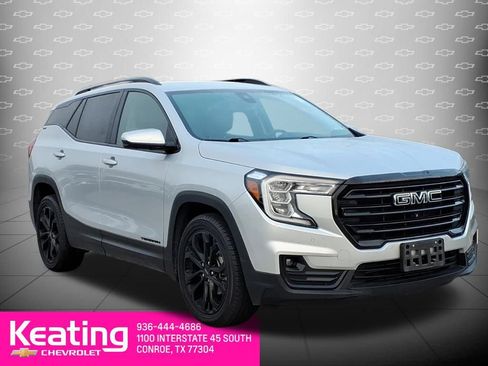 Used 2022 GMC Terrain SLT w/ Tech Package image 3