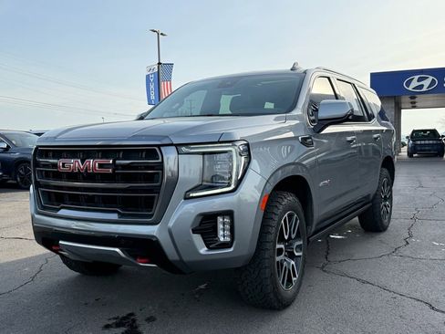 Used 2023 GMC Yukon AT4 w/ Technology Package AWD/4WD image 3