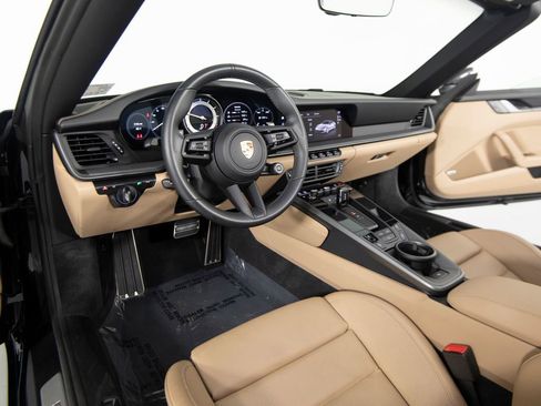 Certified 2022 Porsche 911 Carrera 4S image 4