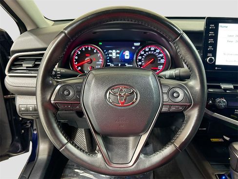 Used 2022 Toyota Camry XSE image 9