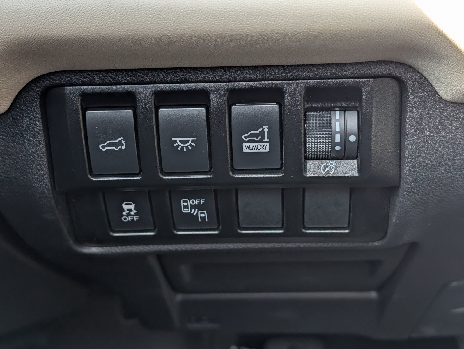 Used 2022 Subaru Ascent Limited AWD/4WD image 30