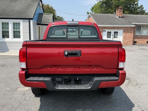 Used 2017 Toyota Tacoma SR w/ SR Convenience Package RWD image 6