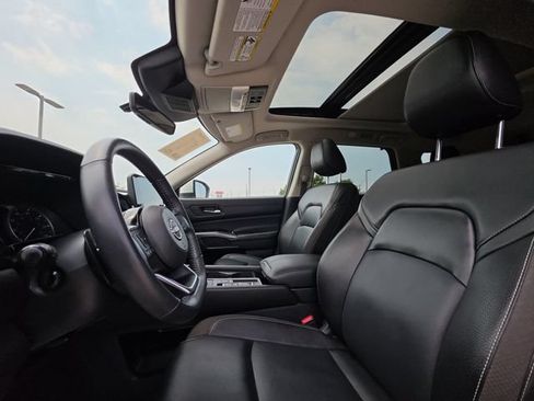 Used 2024 Nissan Pathfinder SL w/ SL Premium Package FWD image 7