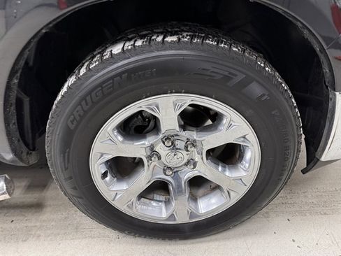 Used 2017 RAM 1500 Laramie w/ Convenience Group image 9