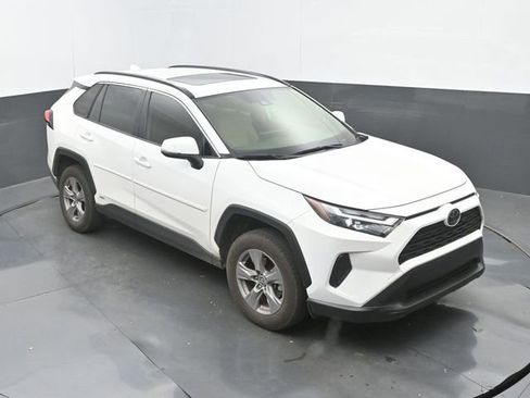 Used 2025 Toyota RAV4 XLE w/ Convenience Package image 13