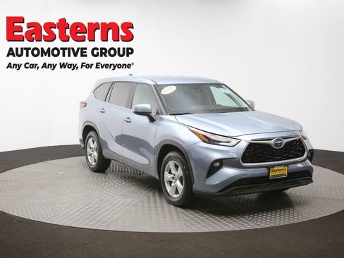 Used 2023 Toyota Highlander LE image 50