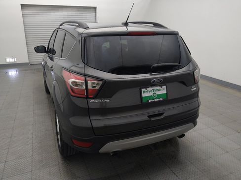 Used 2018 Ford Escape SE FWD image 6