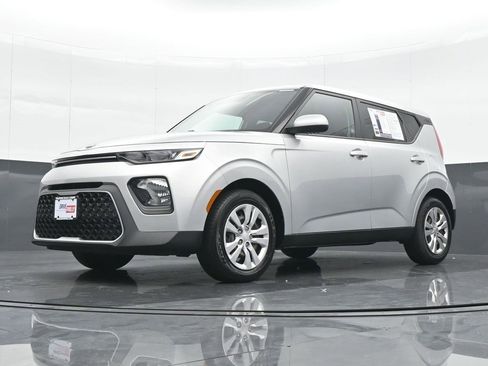 Used 2021 Kia Soul LX image 17