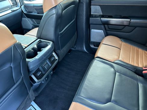 Used 2023 Ford F150 Platinum image 4