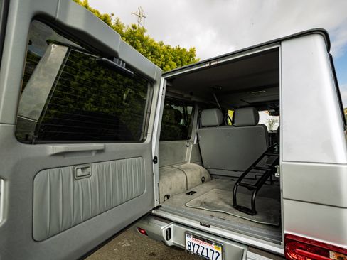 Used 2009 Mercedes-Benz G 550 image 12