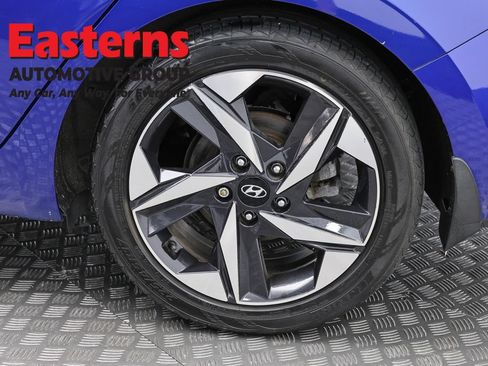 Used 2022 Hyundai Elantra SEL w/ Convenience + Premium Package FWD image 33