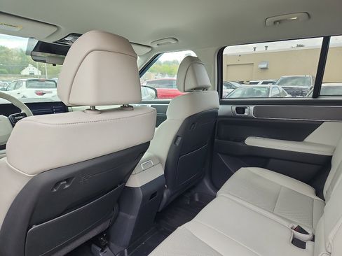 Used 2025 Hyundai Santa Fe SEL AWD/4WD image 24