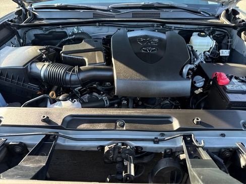 Used 2021 Toyota Tacoma TRD Off-Road image 21