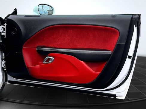 Used 2018 Dodge Challenger SRT image 27