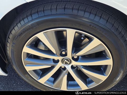 Certified 2019 Lexus ES 300h w/ Accessory Package image 11