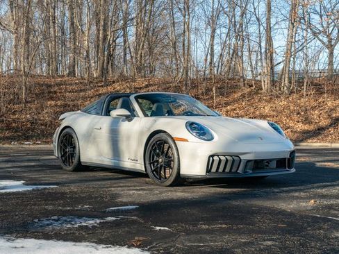 Used 2025 Porsche 911 Targa 4 GTS image 31