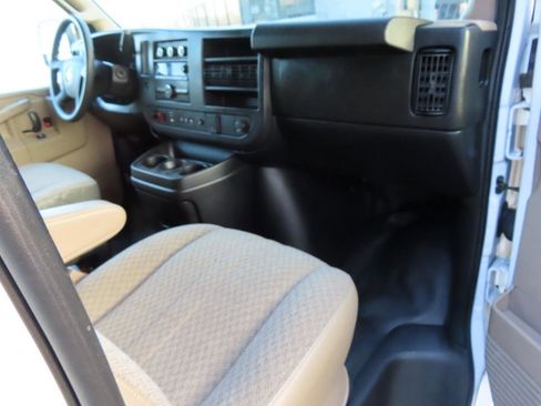 Used 2017 Chevrolet Express 2500 image 13