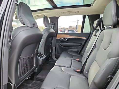 Certified 2025 Volvo XC90 B6 Plus w/ Protection Package Premier image 10