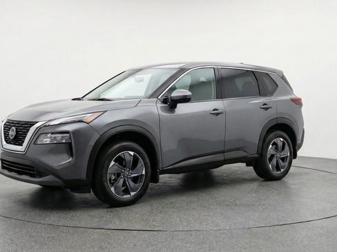 Used 2025 Nissan Rogue SV FWD image 3