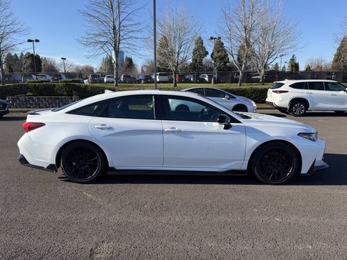 Used 2020 Toyota Avalon TRD image 9