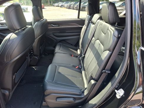 New 2025 Jeep Grand Cherokee L Limited w/ Black Appearance Package image 6