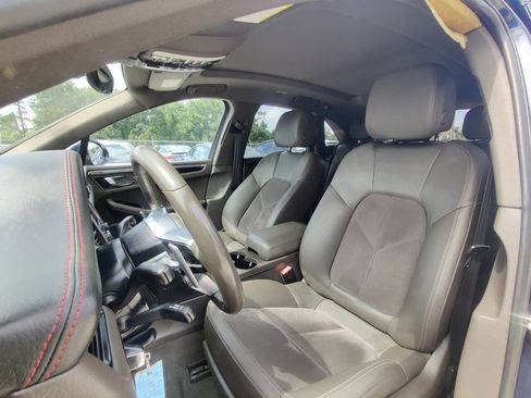 Used 2018 Porsche Macan AWD/4WD image 6