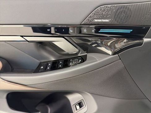 Used 2026 BMW 530i xDrive w/ Premium Package image 11